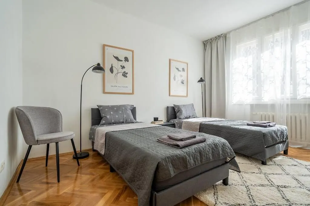 Modern And Calm 2Bdrm Apt In City Centre 소피아 아파트