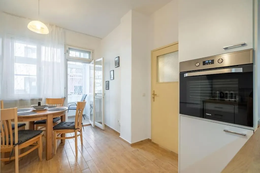 Modern And Calm 2Bdrm Apt In City Centre 소피아 아파트