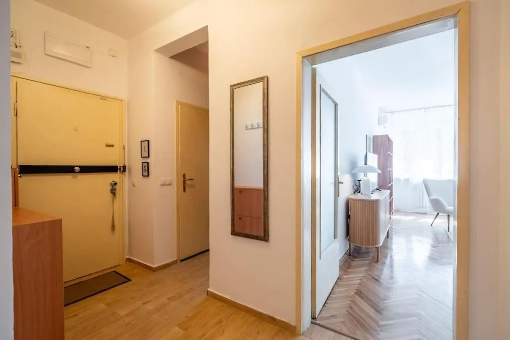 Modern And Calm 2Bdrm Apt In City Centre 소피아 아파트