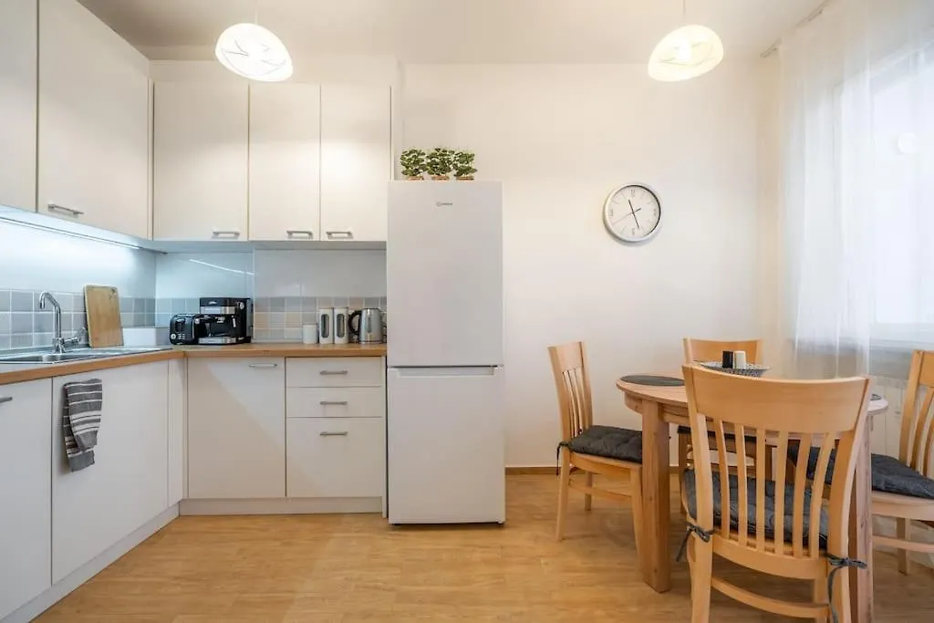 Daire Modern And Calm 2Bdrm Apt In City Centre Sofya Bulgaristan