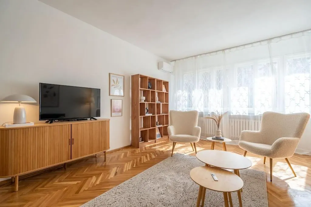 Modern And Calm 2Bdrm Apt In City Centre Sofya Bulgaristan