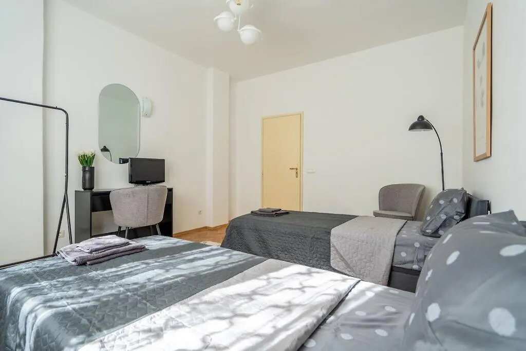Modern And Calm 2Bdrm Apt In City Centre Sofya