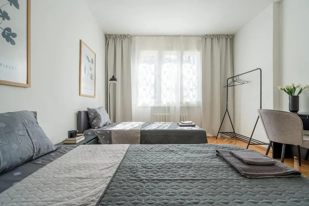 Modern And Calm 2Bdrm Apt In City Centre Sofya Bulgaristan